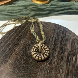 Vintage green necklace adjustable!